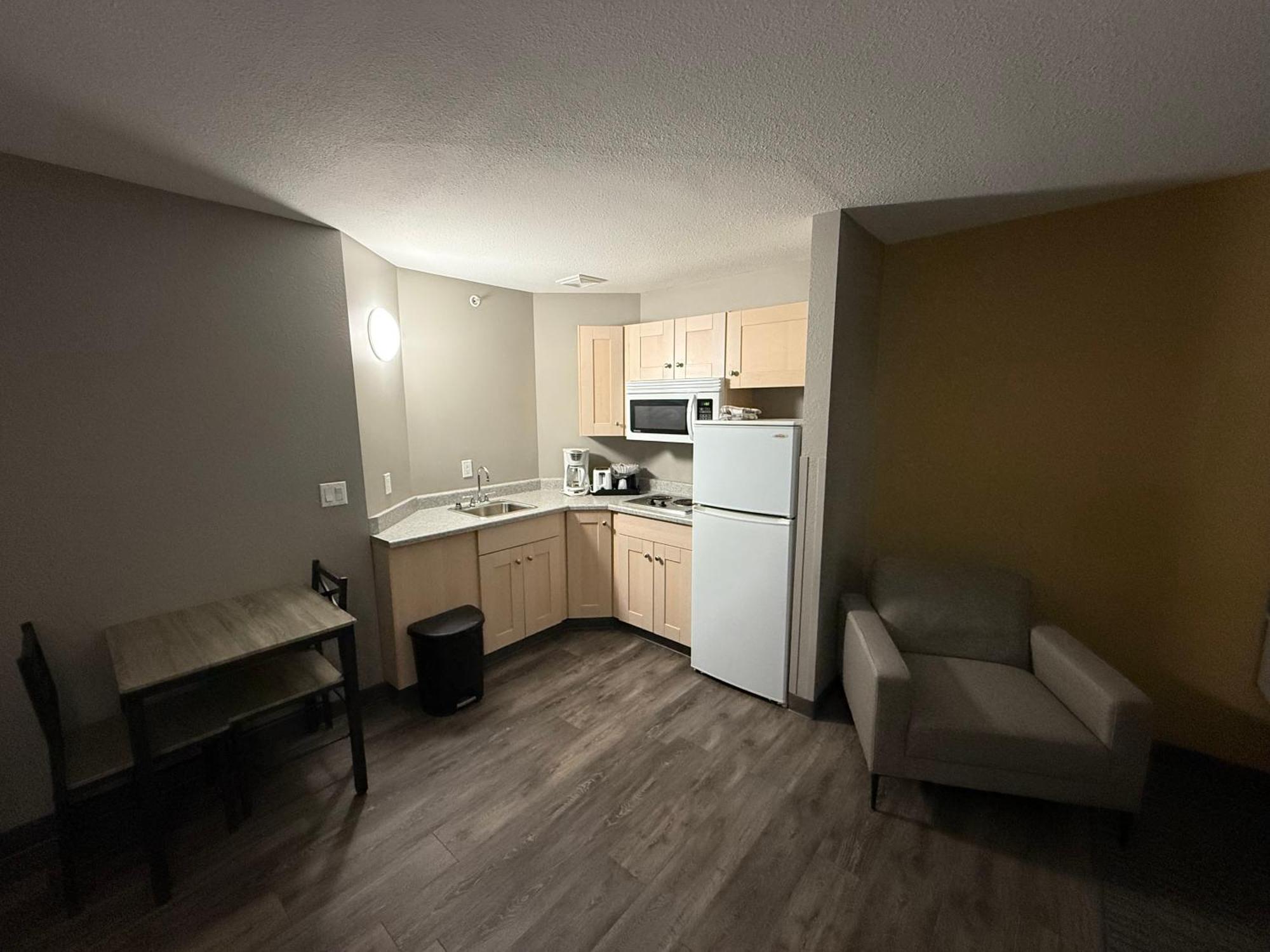 Days Inn By Wyndham Stony Plain Екстер'єр фото