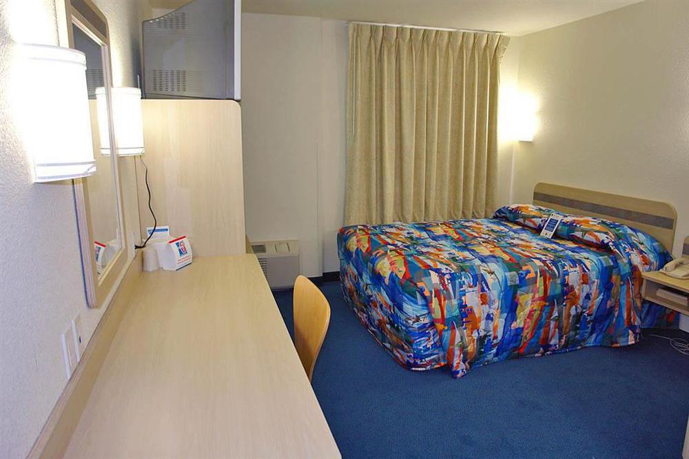 Days Inn By Wyndham Stony Plain Номер фото